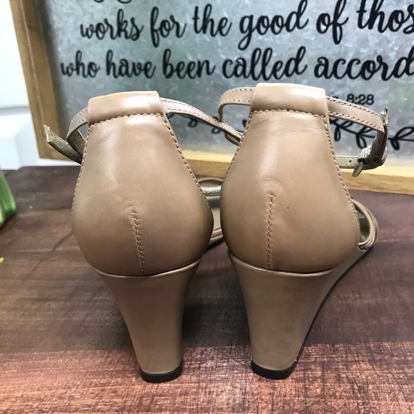 Coldwater Creek Tan Wedge 8 - Picture 3 of 7